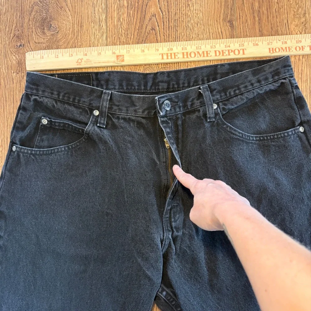 Wrangler Relaxed Fit black Jeans faded Denim 38x30 mens rugged wear western